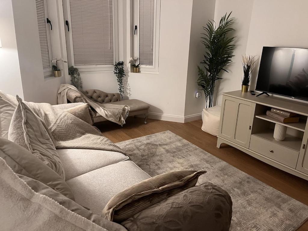 Gorgeous 2 Floor 3 Bed Apartment St Leonards-on-Sea Exteriör bild